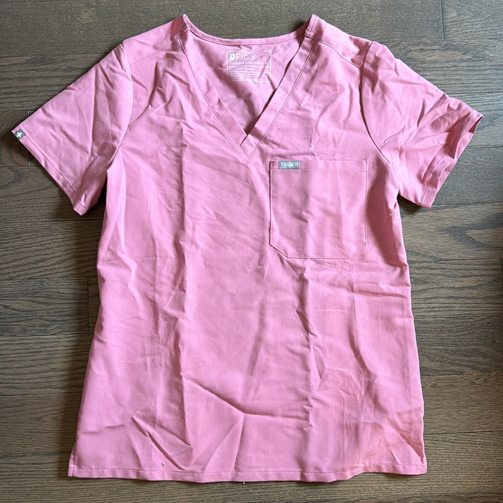 Figs scrub top